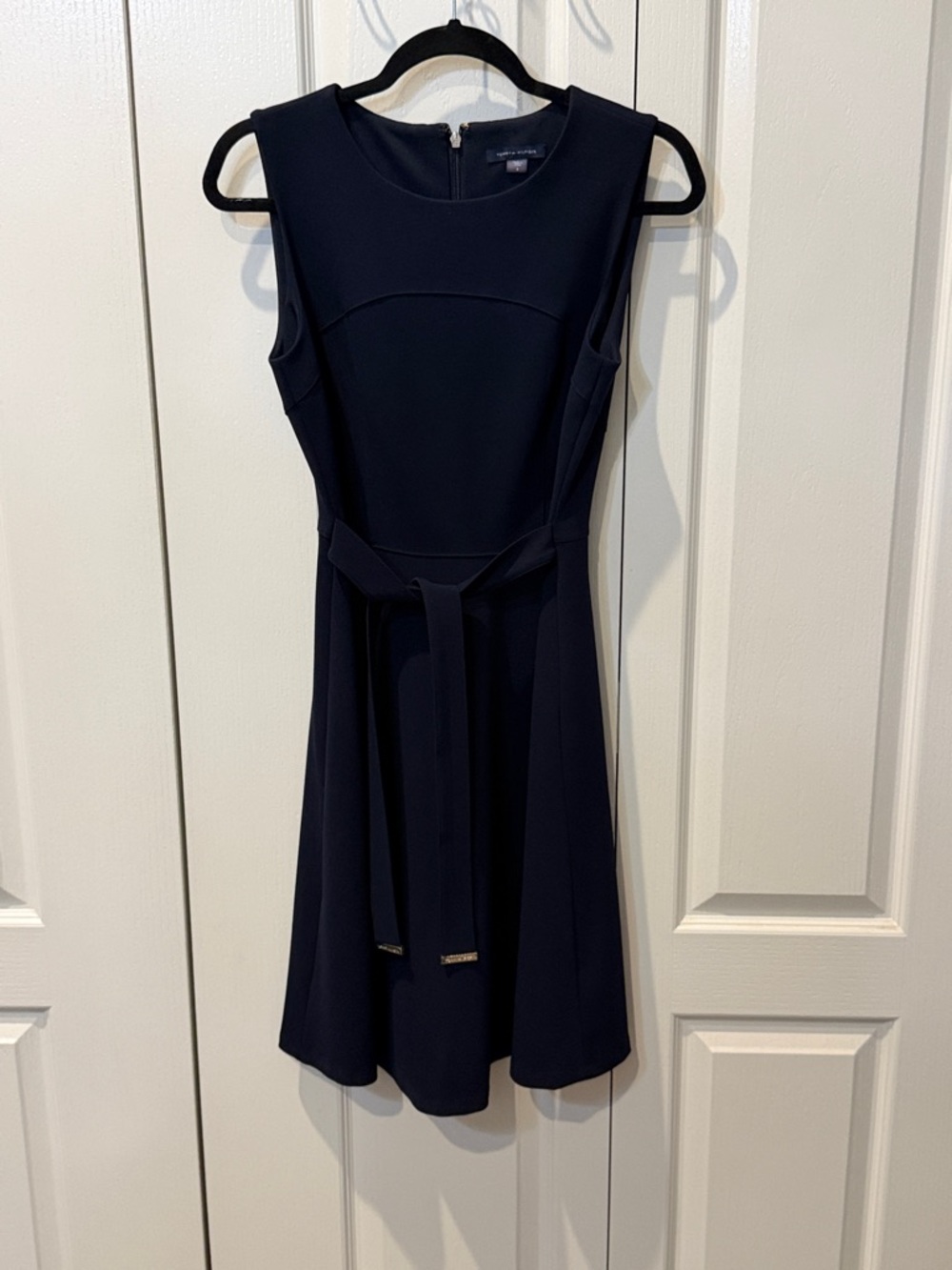 TOMMY HILFIGER - NAVY BLUE BELTED A-LINE SHEATH DRESS - Size 6